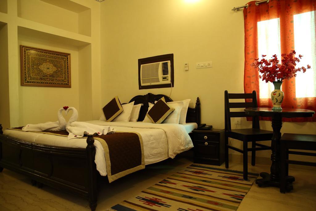Hotel Lake Paradise Udaipur Exterior foto