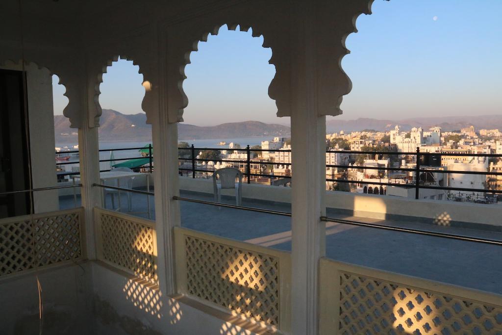 Hotel Lake Paradise Udaipur Exterior foto