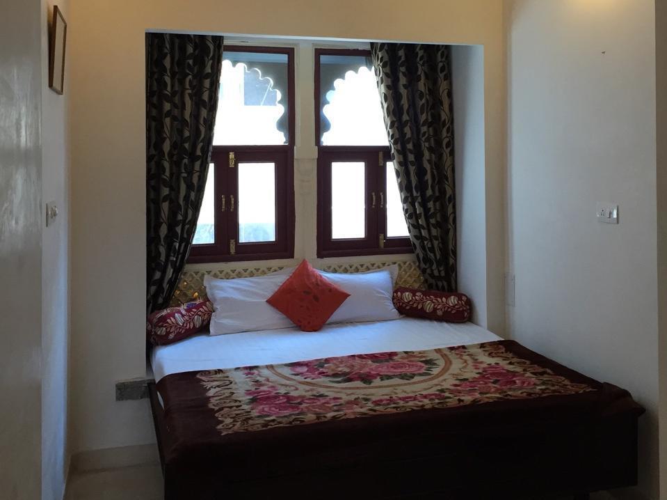 Hotel Lake Paradise Udaipur Exterior foto